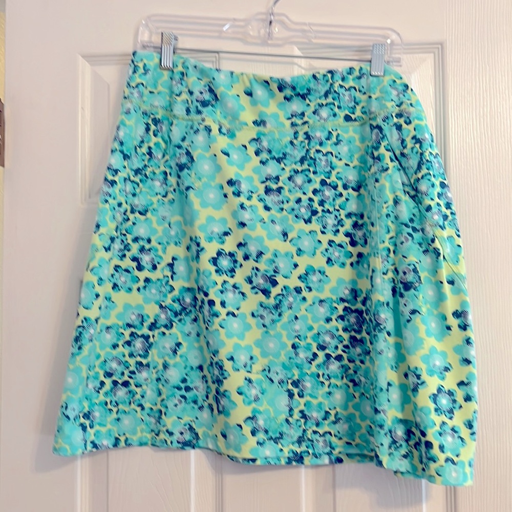 Women’s skirt with zipper pockets